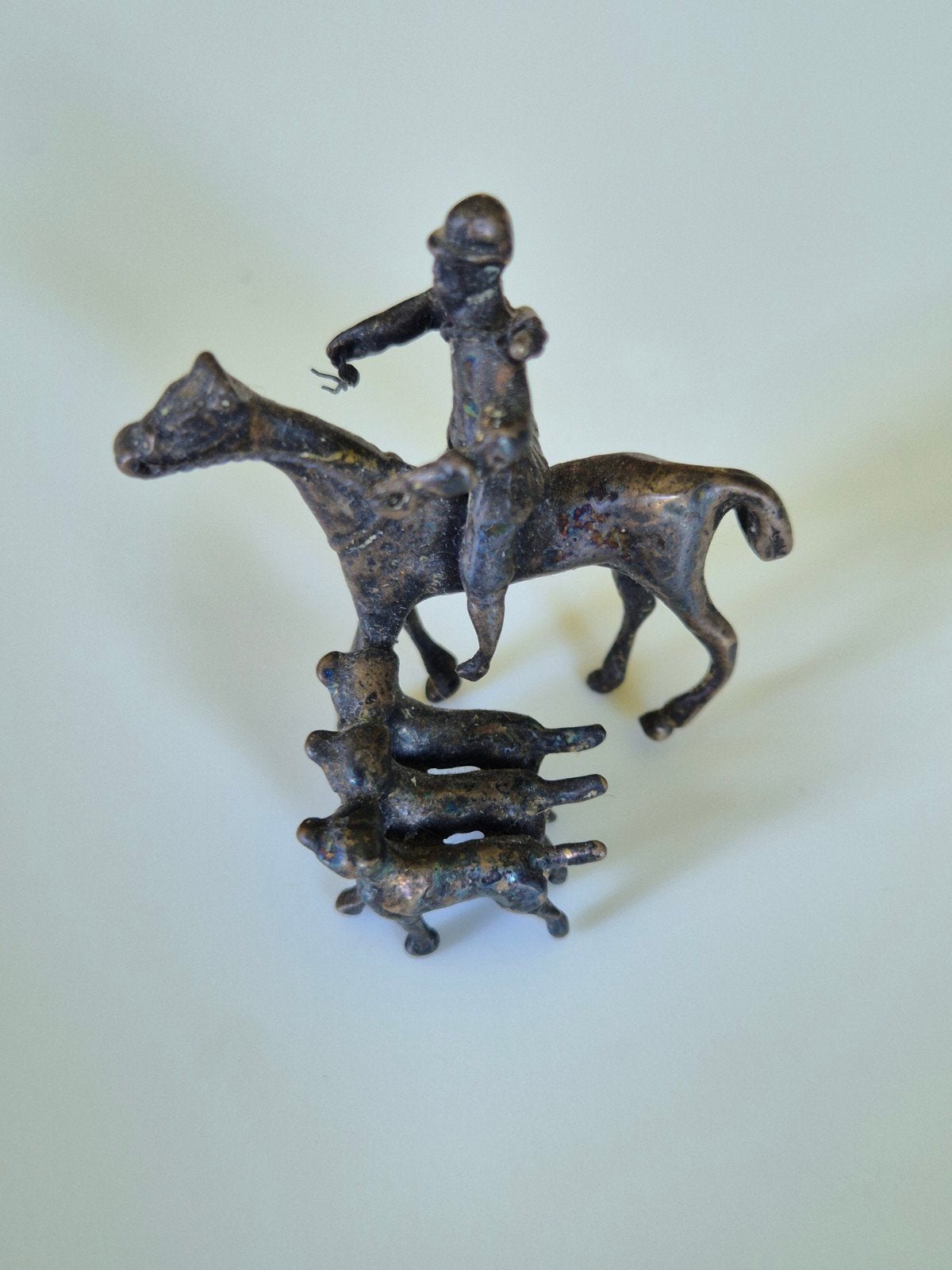 Vintage Ruiter te Paard met (jacht)honden Miniatuur., Ophalen of Verzenden, Zilver