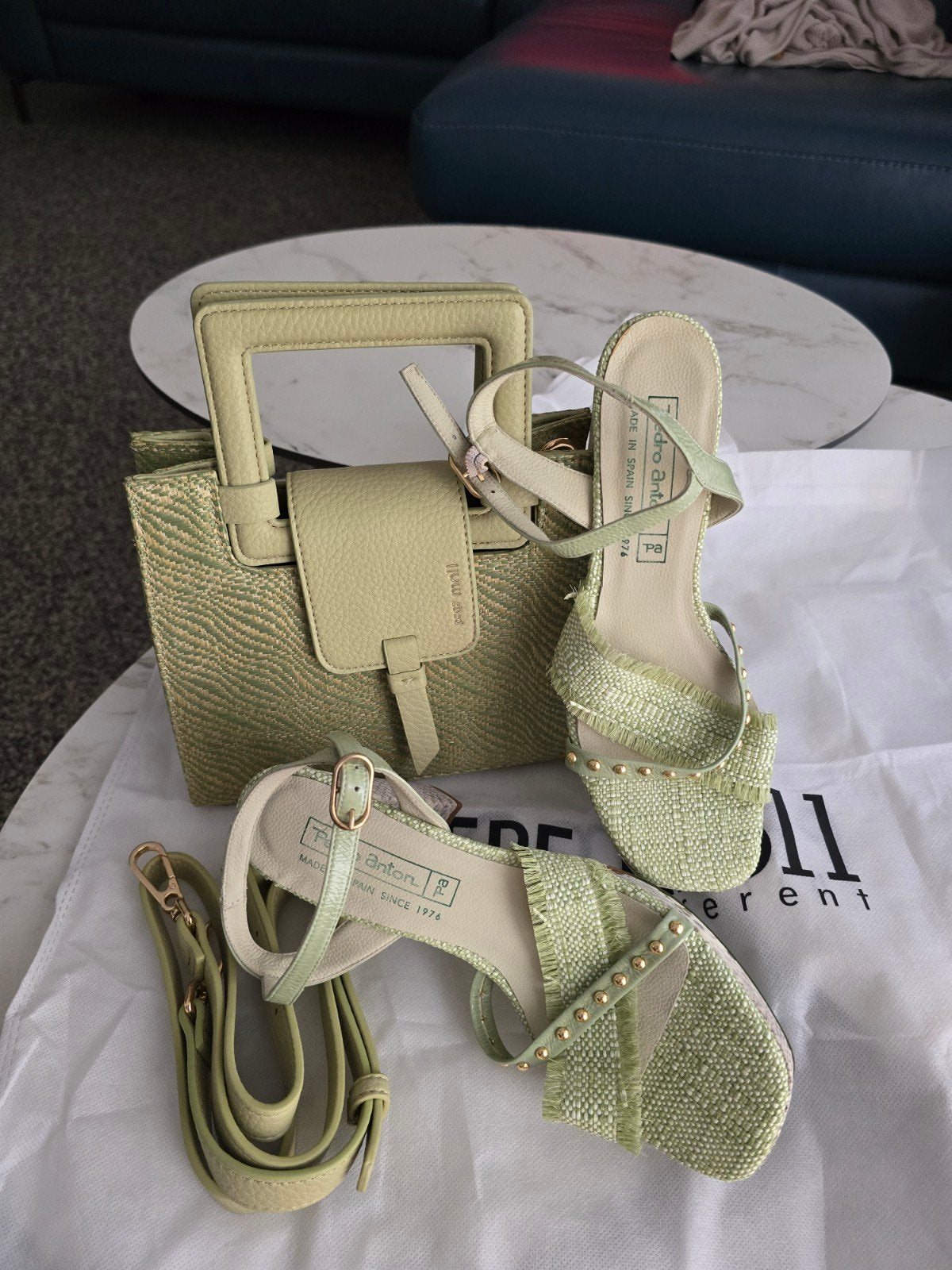 Set schoenen met bijpassen tas slangen print leer groen canv, Pedro Anton, Nieuw, Ophalen of Verzenden, Groen