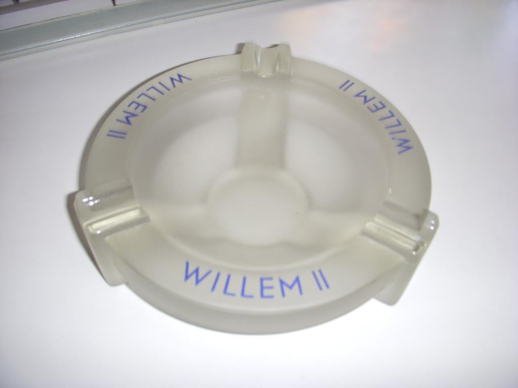 MOOIE oude glazen asbak van Willem II sigaren , puntgaaf, Ophalen of Verzenden, Gebruikt, Gebruiksvoorwerp