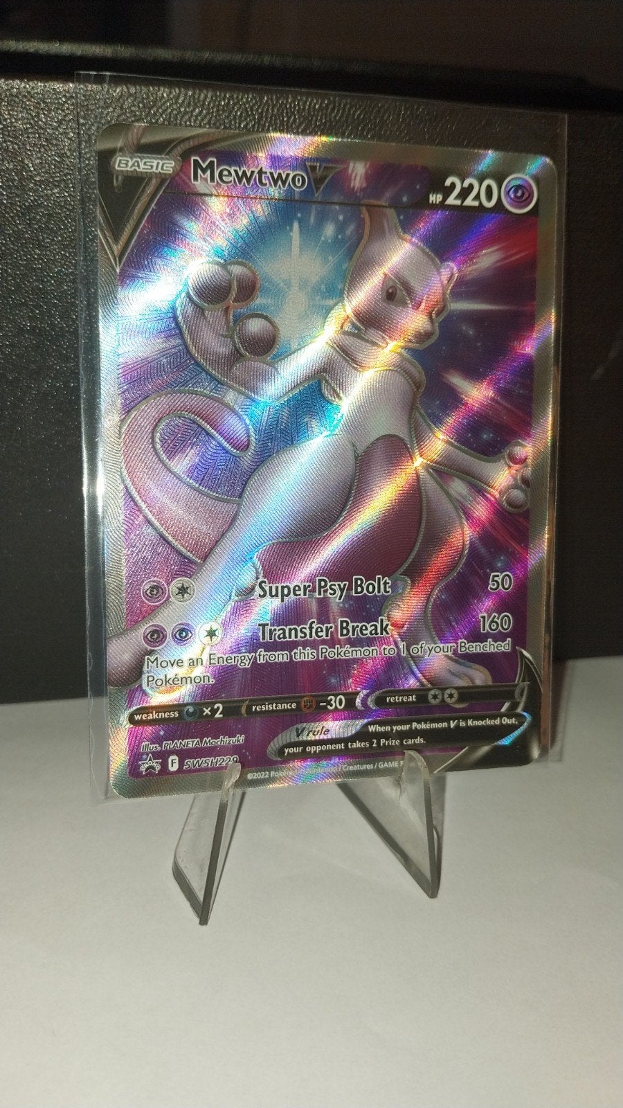 Mewtwo V SWSH229 Pokémon - Sword & Shield Promo, Ophalen of Verzenden, Zo goed als nieuw, Losse kaart, Foil