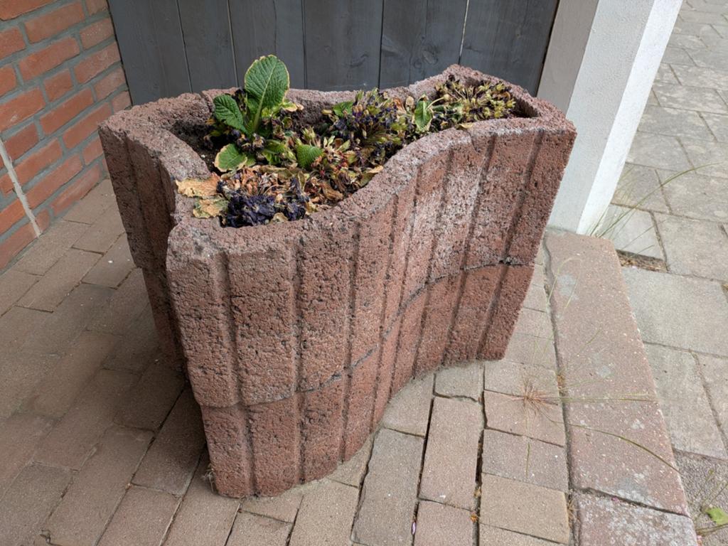 GRATIS 4x stapelbare bloembakken beton (bruin), Tuin en Terras, Bloembakken en Plantenbakken, Ophalen, Gebruikt, Minder dan 60 cm