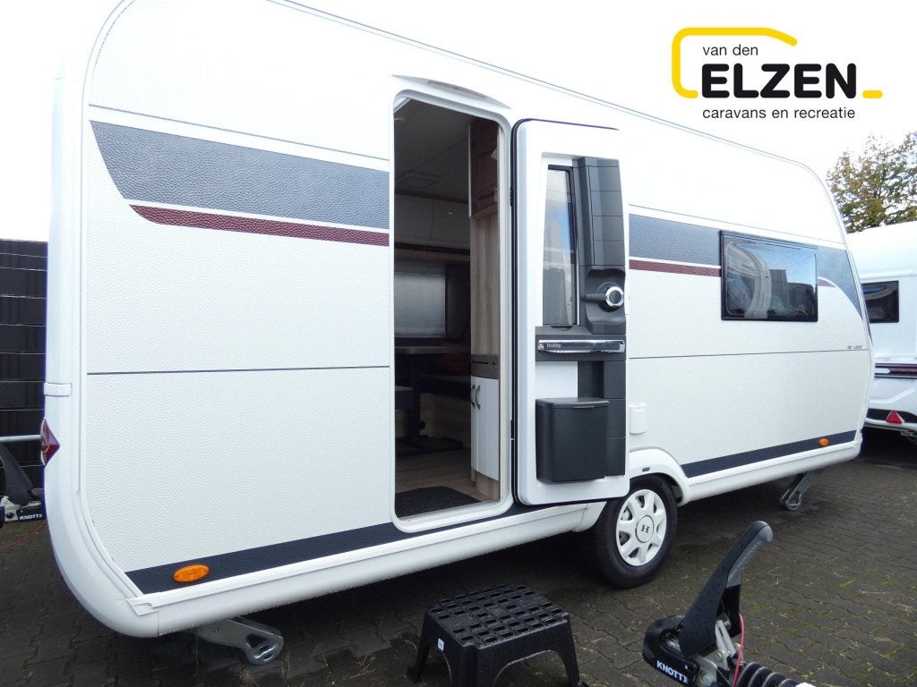 Hobby De Luxe 460 SFF Model 2027, Caravans en Kamperen, Overige typen, Kachel, Hobby, Bedrijf