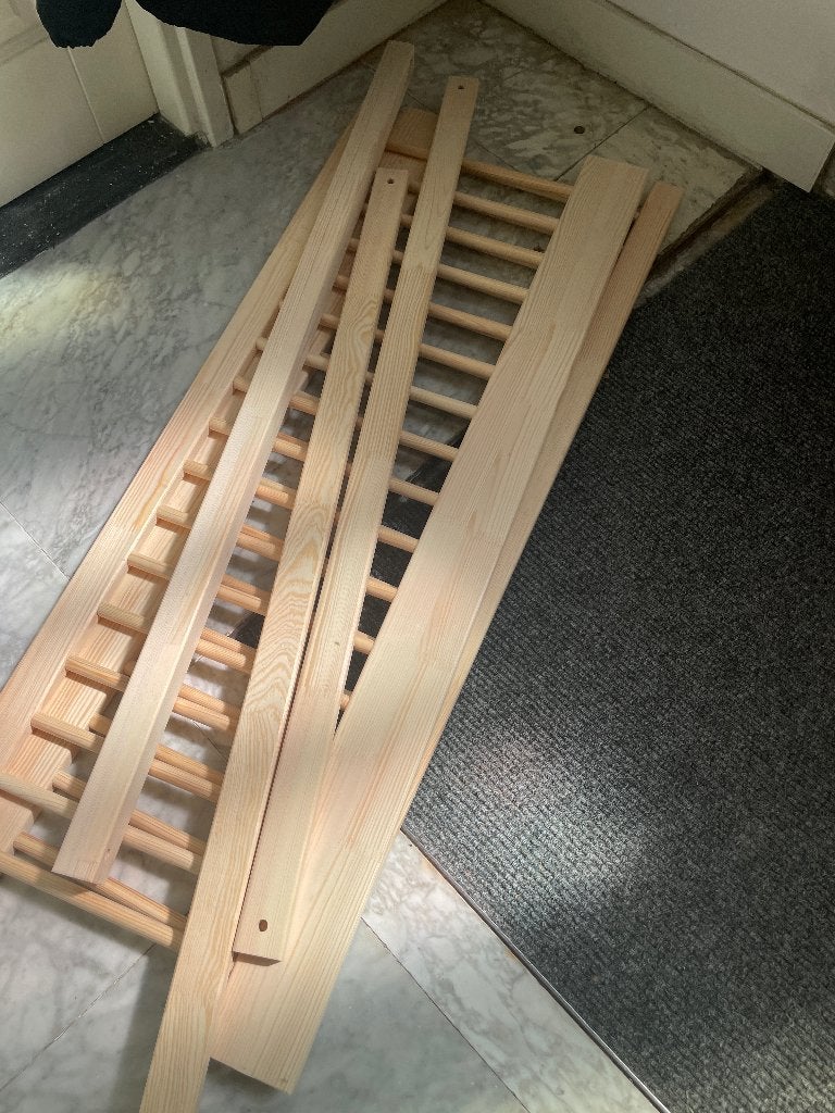 Deel van Petit puk bed, Ophalen, 70 tot 85 cm, Zo goed als nieuw, Lattenbodem