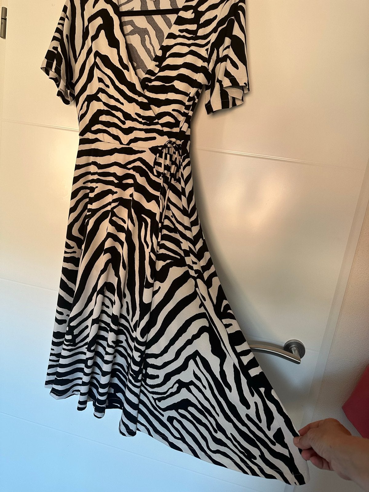 Zwierige Zomer Jurk Zebra Print Zwart Wit Maat 36 S H&M, Meerkleurig, Ophalen of Verzenden, Zo goed als nieuw, Knielengte