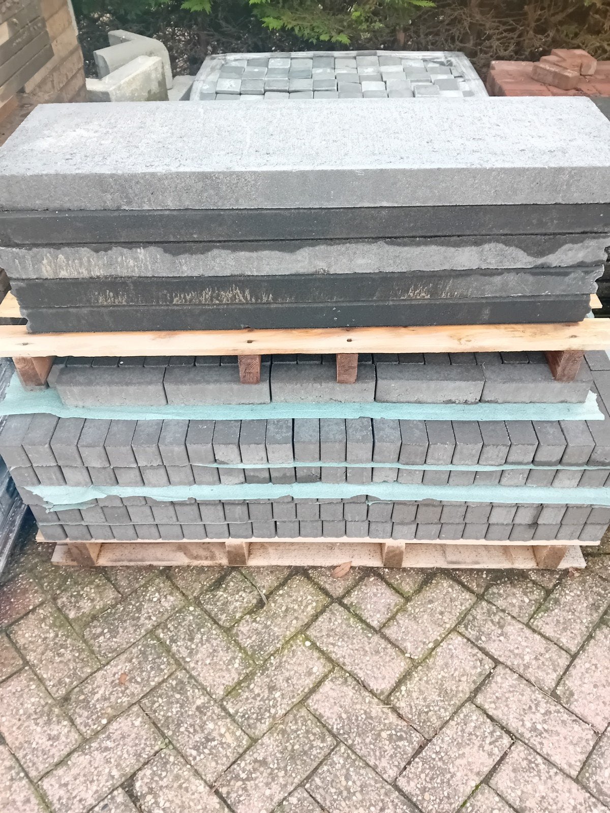 5 nieuwe antraciet opsluitbanden 6x30x100 cm, Ophalen