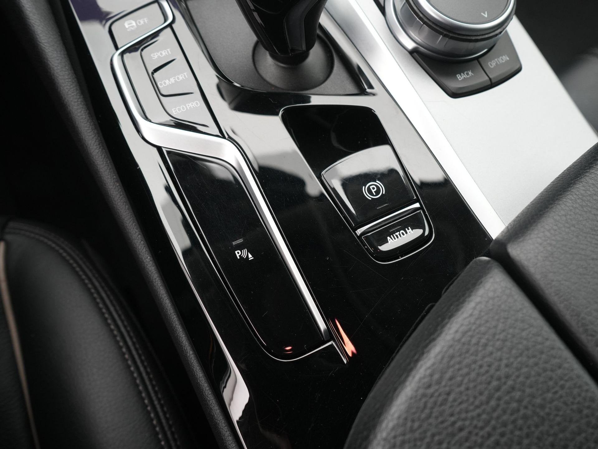 Foto 29 van BMW 5-serie Touring 520i High Executive