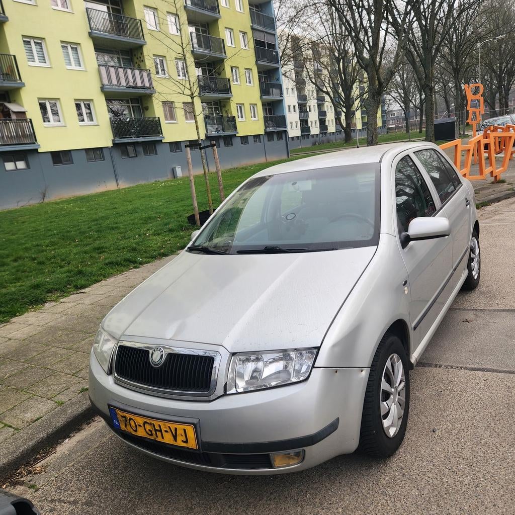 Skoda Fabia 1.4 50KW 2000 Grijs, Auto's, Skoda, Voorwielaandrijving, 450 kg, 4 cilinders, 68 pk
