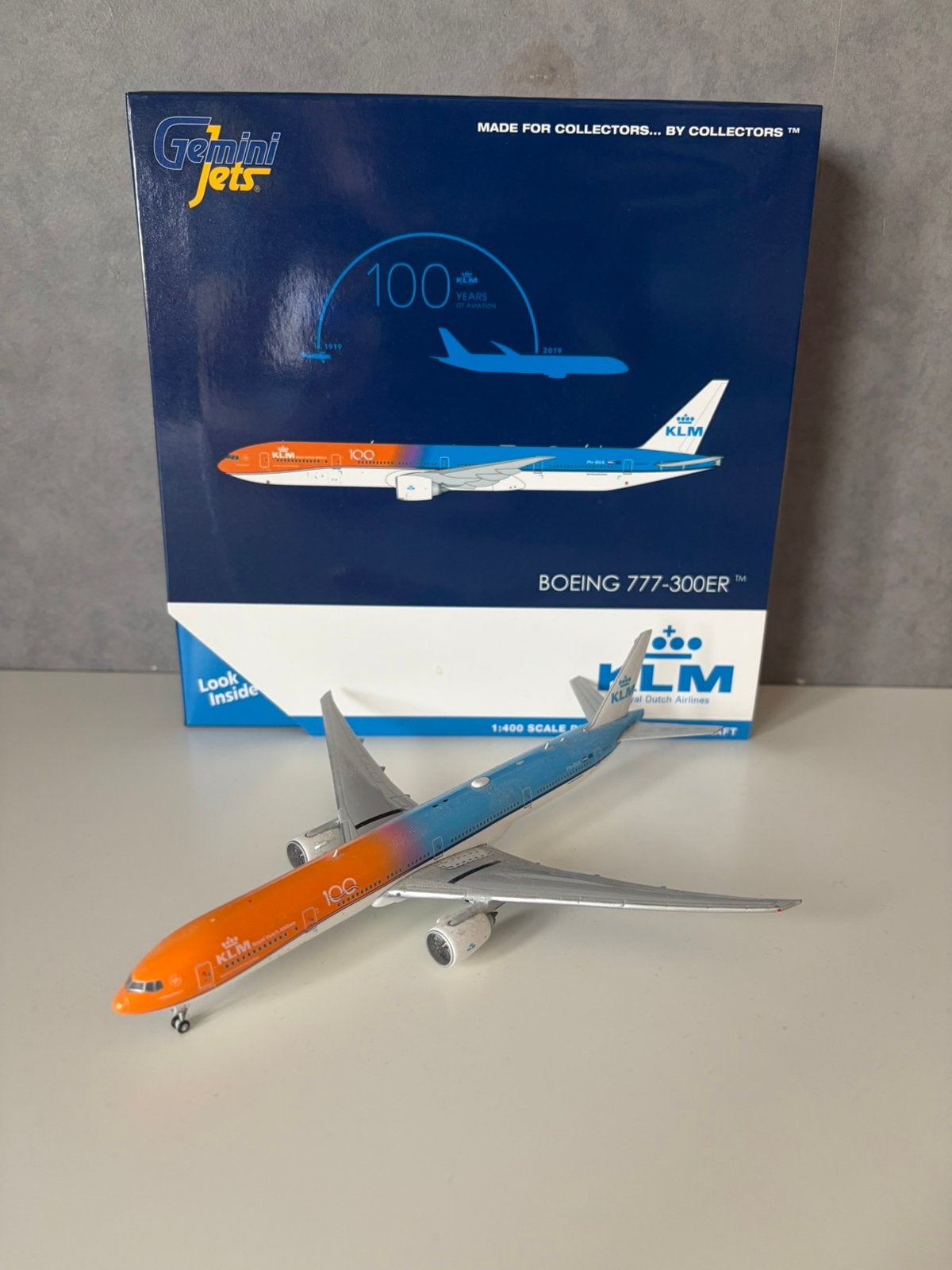 GeminiJets 1:400 KLM Boeing 777-300ER Orange – GJKLM1905, Ophalen of Verzenden, Zo goed als nieuw, Schaalmodel