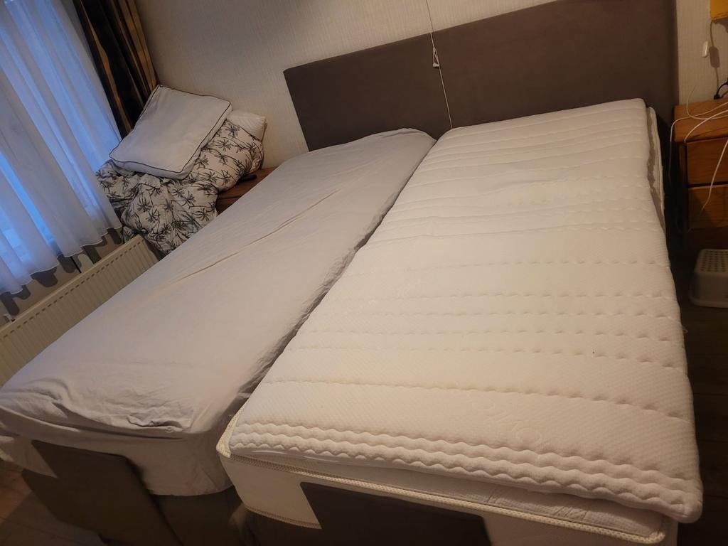 Elektrisch verstelbaar tweepersoonsbed, ook hoog/laag,, Huis en Inrichting, Slaapkamer | Bedden, Ophalen, Bruin, Tweepersoons