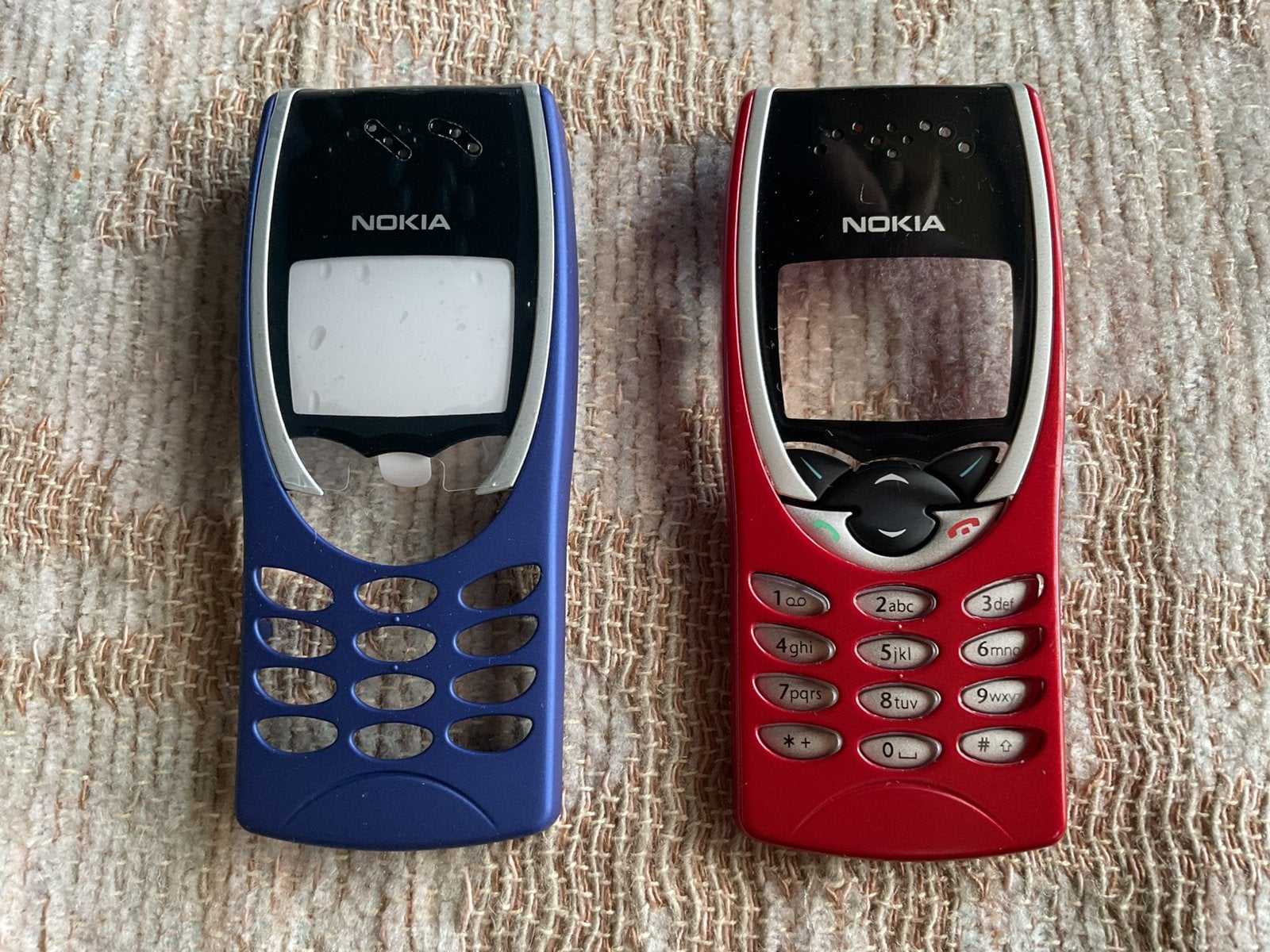 Nokia 8210 cover 2 maal., Telecommunicatie, Mobiele telefoons | Nokia, Verzenden, Nieuw, Rood