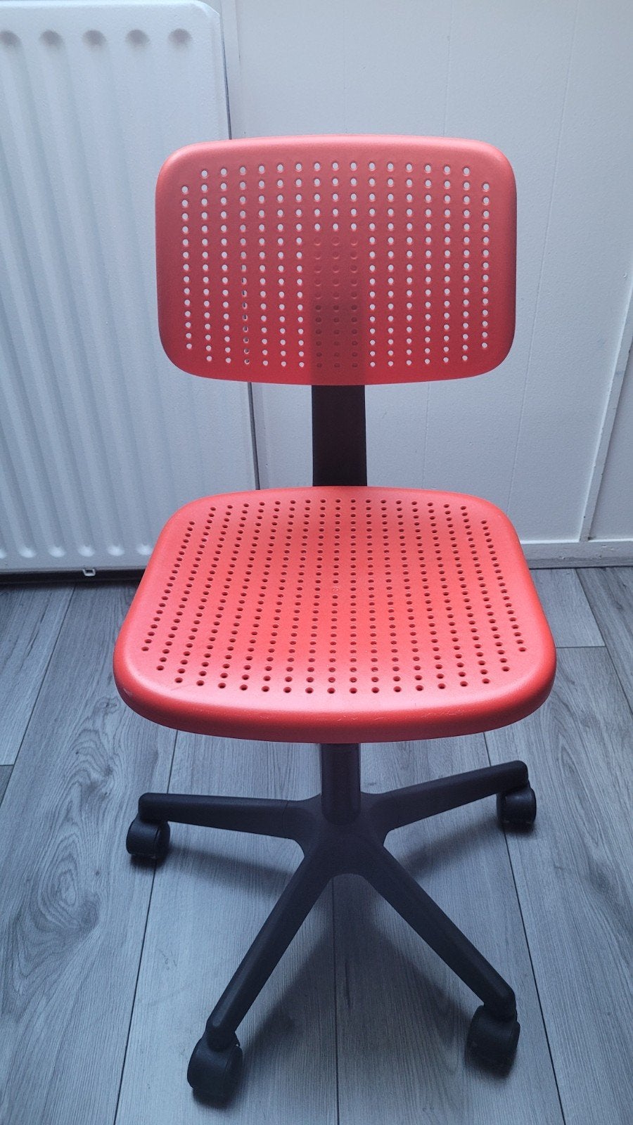 Ikea bureaustoel rood, Ophalen, Gebruikt, Rood, Bureaustoel