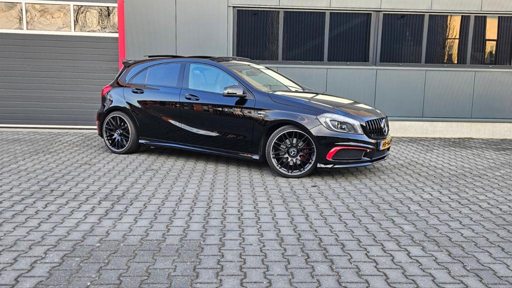 Mercedes-Benz A250S | origineel BRABUS | Uniek | 270PK | AMG, Auto's, 730 kg, Zwart, 4 cilinders, Zwart