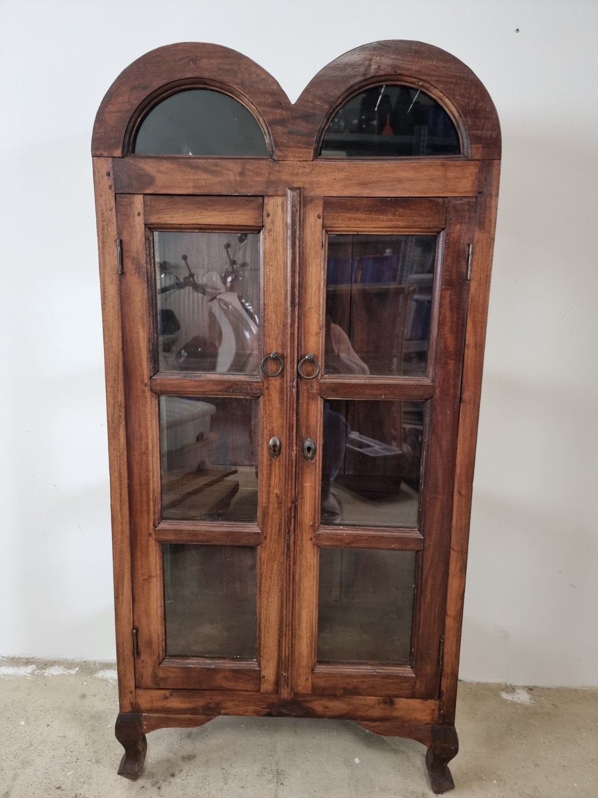 Vitrinekast met glazen deuren, Huis en Inrichting, Kasten | Vitrinekasten, Ophalen, 25 tot 50 cm, 150 tot 200 cm