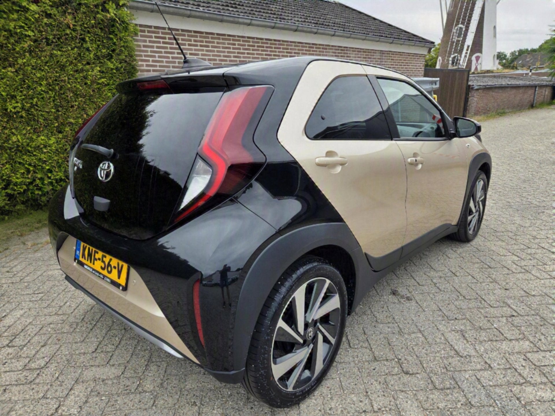 Toyota Aygo X 1.0 VVT-i S-CVT Envy | LM-velgen 18" | Keyless, Auto's, 12 maanden, Stof, Gebruikt, 4 stoelen