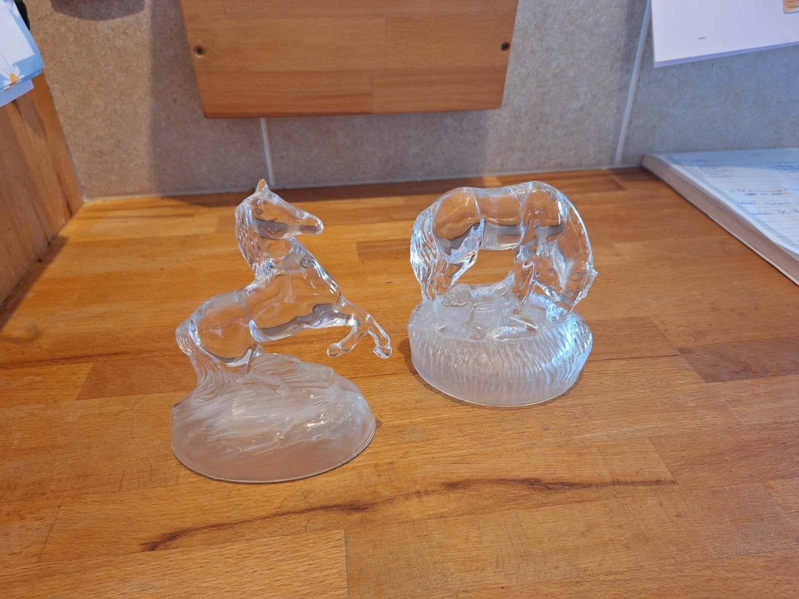 glazen beeld paarden paarden glas merrie veulen beeldje, Antiek en Kunst, Ophalen of Verzenden