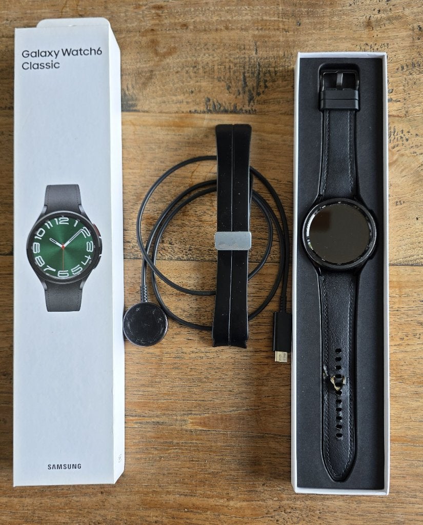 Galaxy Watch 6 Classic - Uitstekende staat, Sieraden, Tassen en Uiterlijk, Smartwatches, Gebruikt, Zwart, Samsung ⌚️, Ophalen of Verzenden