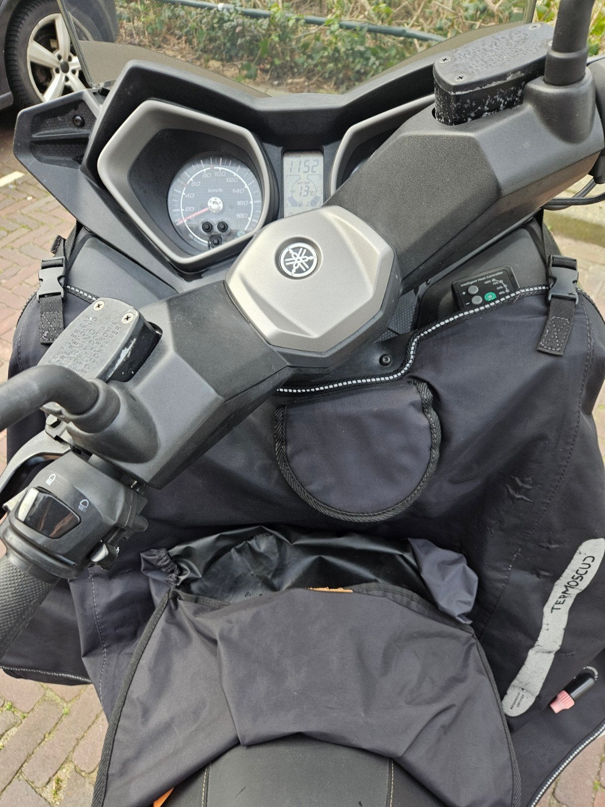 Yamaha X-MAX 400 met Akrapovic, handvatverwarming, Motoren, Particulier