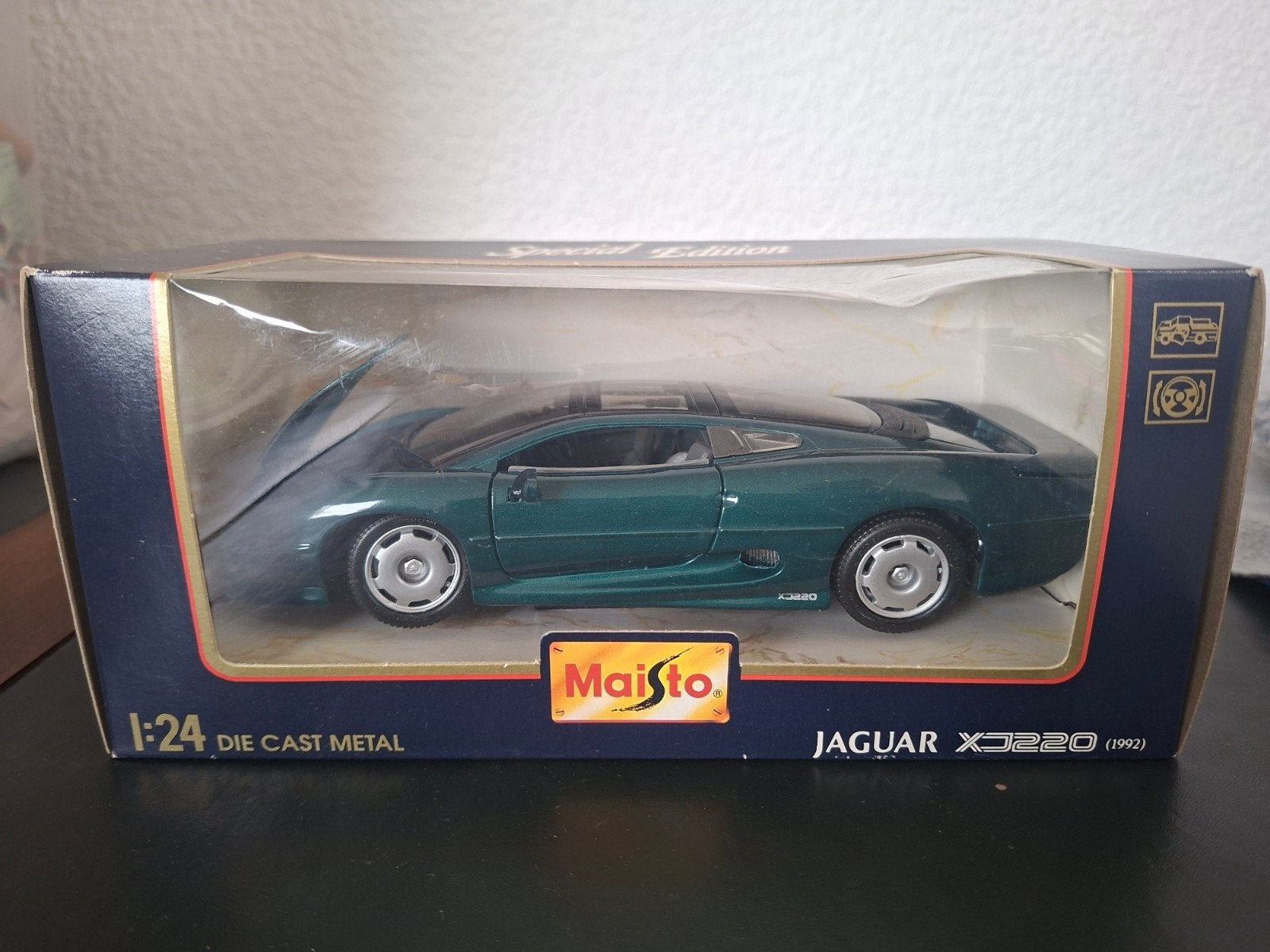 Maisto Jaguar XJ220 (1992) Diecast Model 1:24, Ophalen, Nieuw, Auto, Maisto