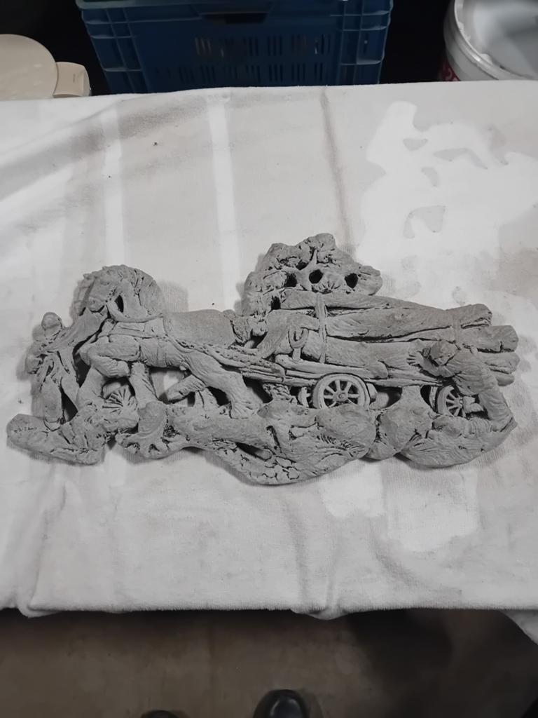 Uniek reliëf: Paard en wagen in steen, Ophalen, Zo goed als nieuw, Steen, Abstract beeld
