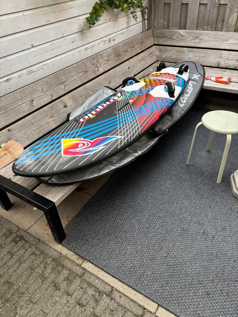 Angulo Magnum 105 in zeer goede staat, Watersport en Boten, Windsurfen, Ophalen, Gebruikt, Minder dan 250 cm, Plank