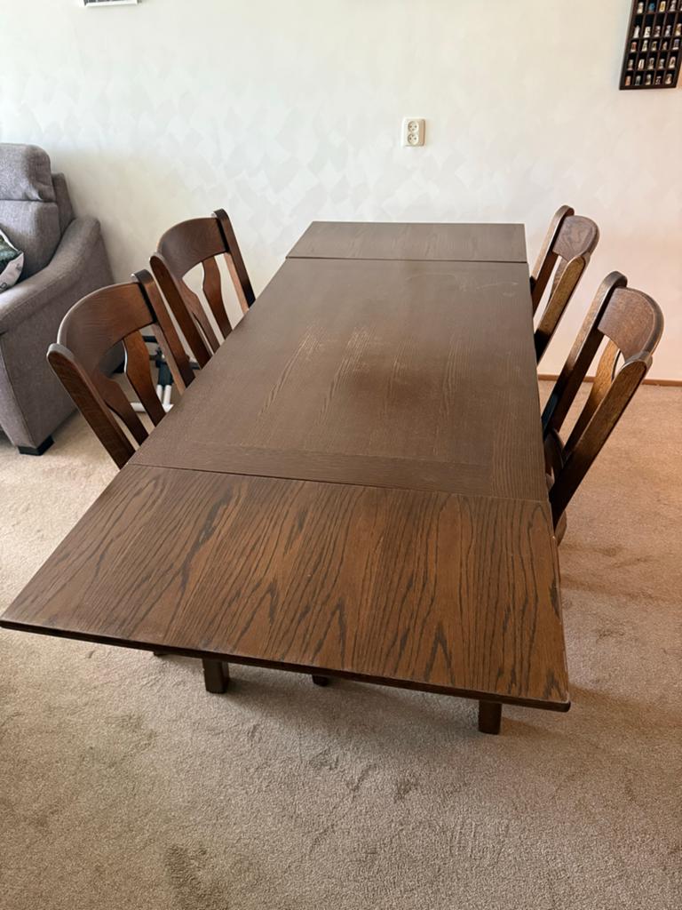 Uitschuifbare eiken eettafel met 4 stoelen, Huis en Inrichting, Ophalen, Gebruikt, Eikenhout, 50 tot 100 cm