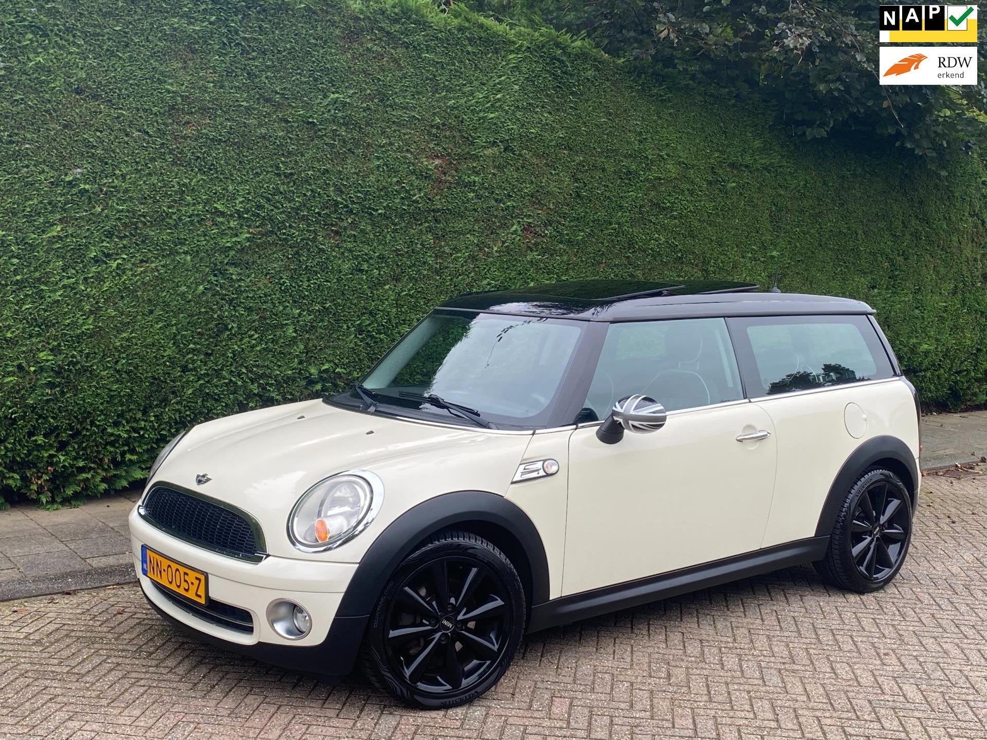 Mini Mini Clubman 1.6 AIRCO KOUD/PANORAMADAK/LEER/RIJDT GOED, Auto's, Mini, Gebruikt, 4 cilinders, 4 stoelen, Leder