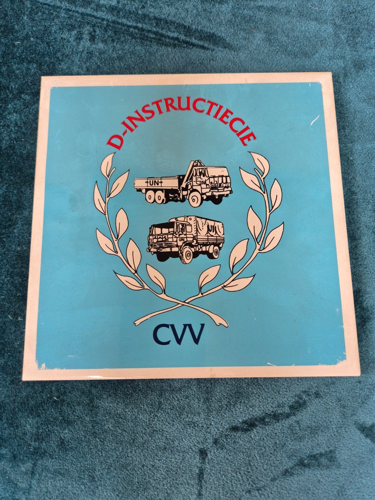 Wapenschild / tegel D-instructie Compagnie CVV, Verzamelen, Militaria | Algemeen, Ophalen of Verzenden, Landmacht, Nederland