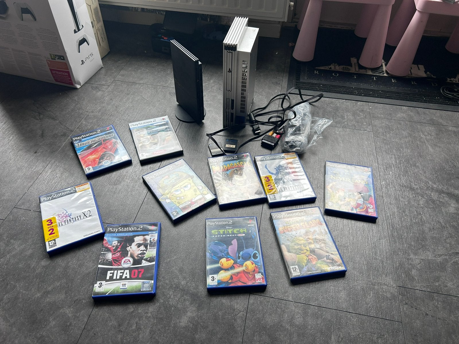 Playstation 2 met spellen, Gebruikt, Verzenden, Met geheugenkaart, Met 3 controllers of meer