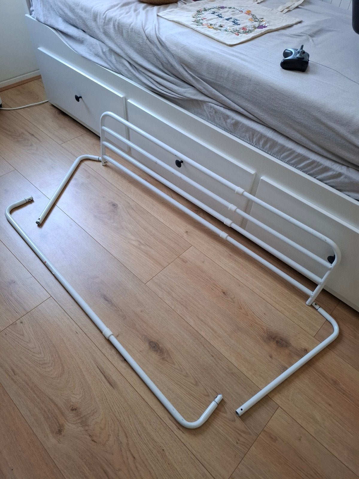 Metalen verstelbaar bedhekje - Veiligheid voor kinderbed, Ophalen, Gebruikt, 140 tot 160 cm, Matras