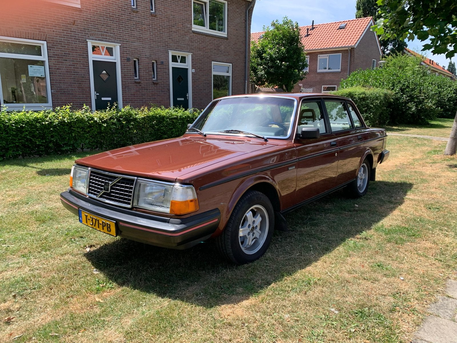 Volvo 240 DL Automaat/ Airco ** 79816 KM **, Auto's, 1784 cc, Beige, 4 cilinders, Bruin