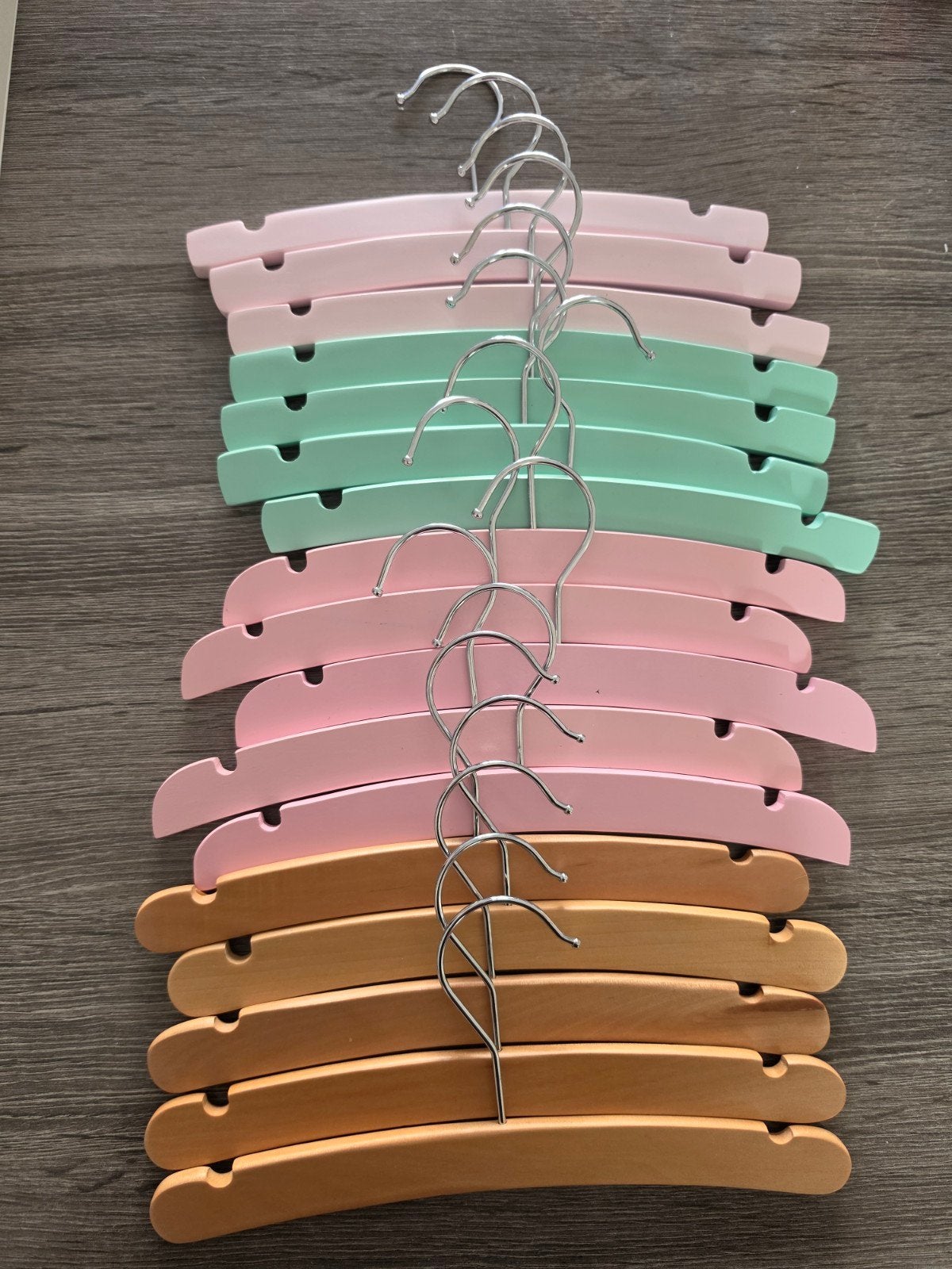 Mooie houten kledinghangers voor babykleertjes, Ophalen of Verzenden, Zo goed als nieuw, Hout, Kinderen