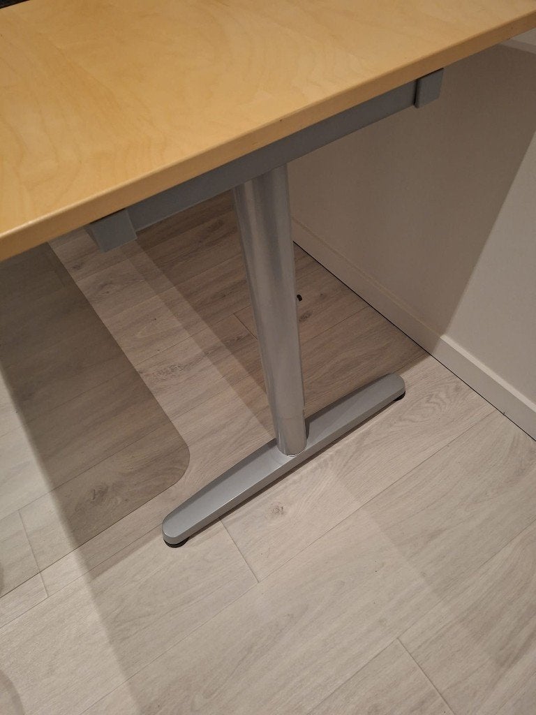 Verstelbaar bureau, Ophalen, 160 cm, Gebruikt, Spaanplaat of MDF