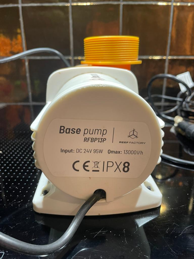 Reeffactory base pomp/ opvoerpomp 13000L, Dieren en Toebehoren, Ophalen of Verzenden, Zo goed als nieuw, Gevuld zeewateraquarium