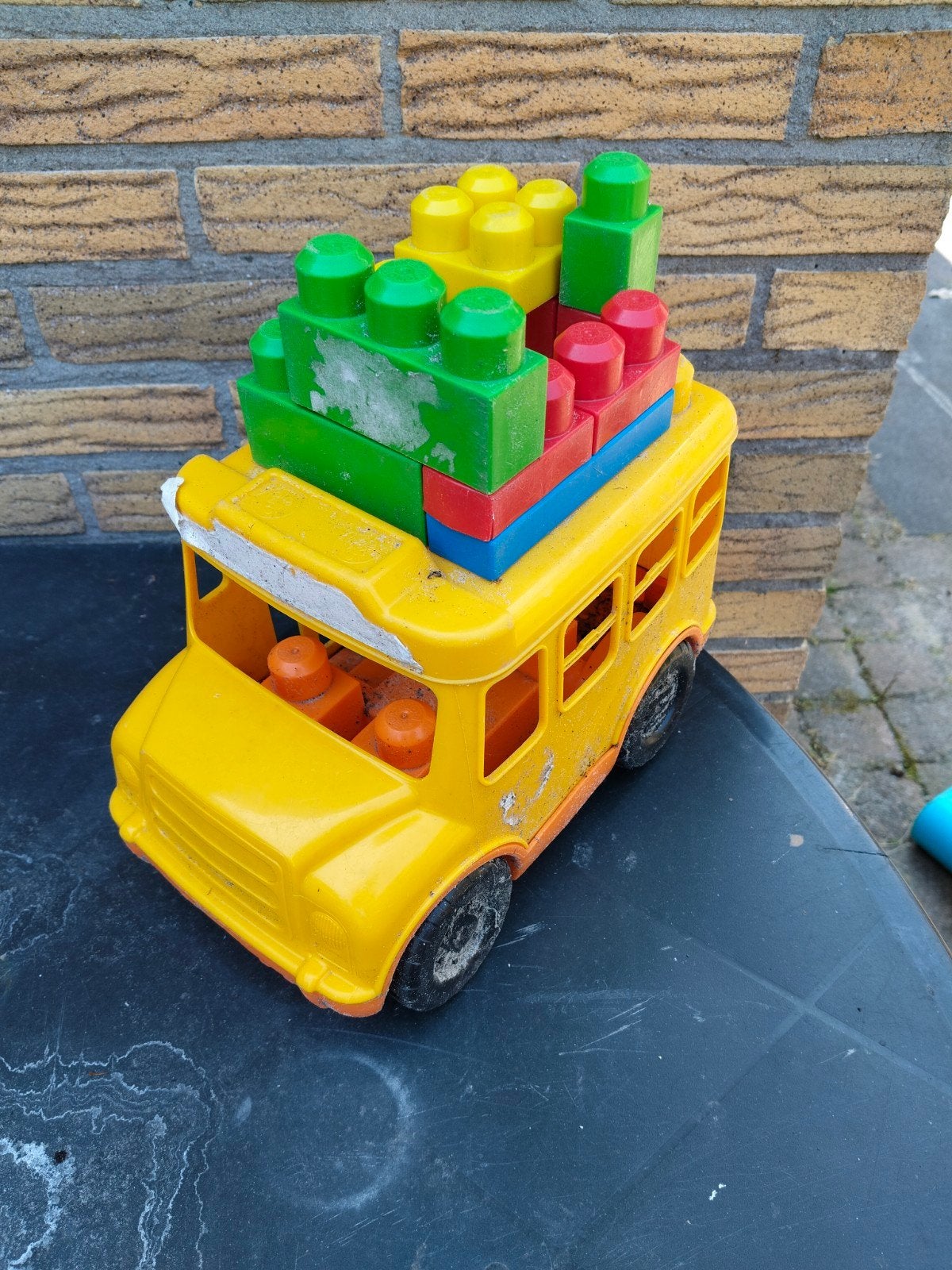 Gele speelgoedbus met bouwblokken, Ophalen, Gebruikt, Overige merken