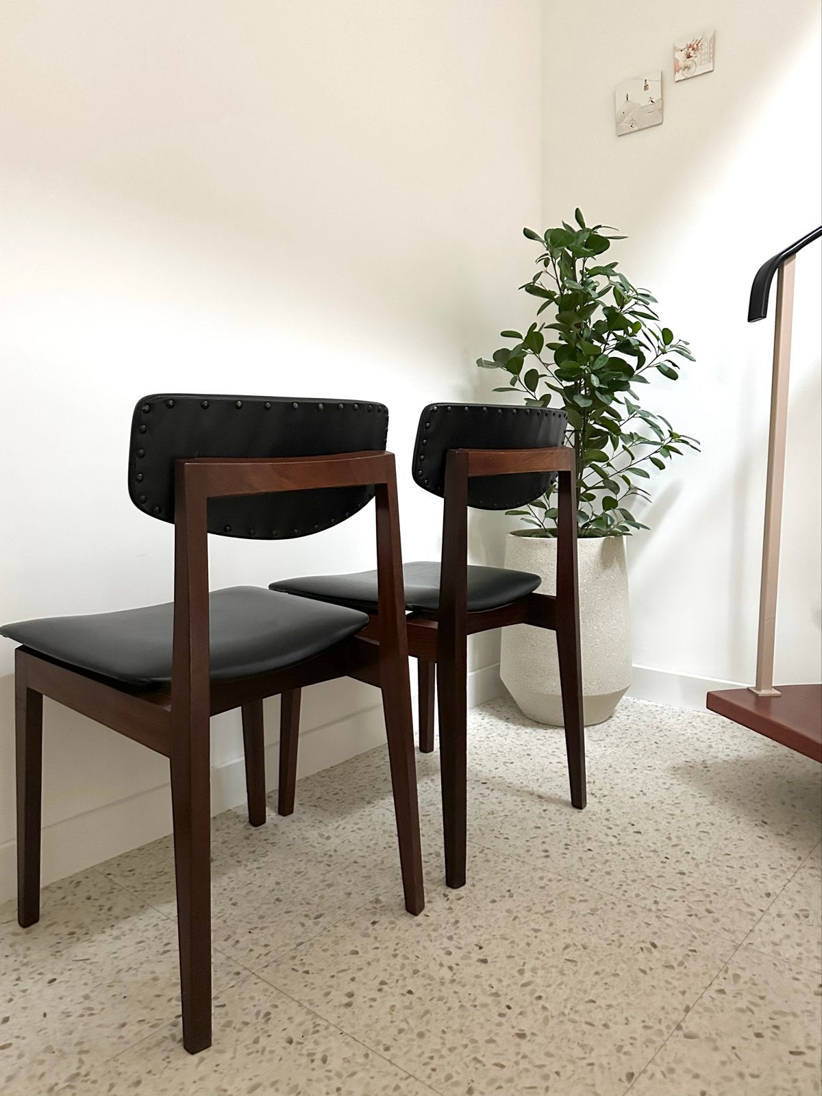 2 Vintage Eetkamerstoelen Jaren '60 - Zwart Skai, Ophalen, Twee, Zwart, Zo goed als nieuw