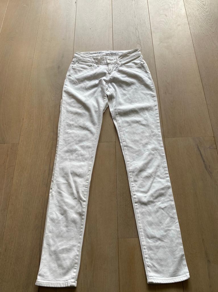 Levi s bold curve skinny 28, Ophalen of Verzenden, Zo goed als nieuw, Wit, W28 - W29 (confectie 36)