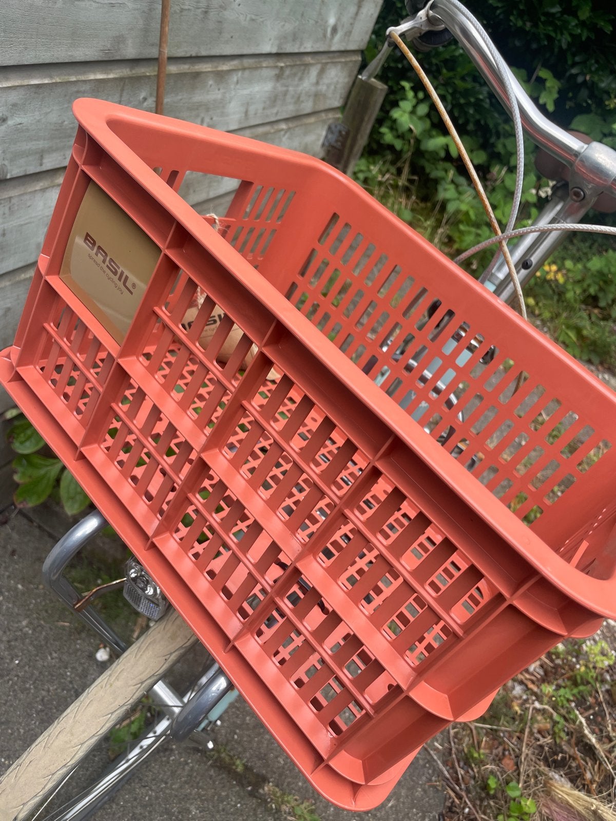 Nieuwe Basil fietsmand met kaartje, Fietsen en Brommers, Fietsaccessoires | Fietsmanden, Ophalen of Verzenden, Nieuw, Fietsmand