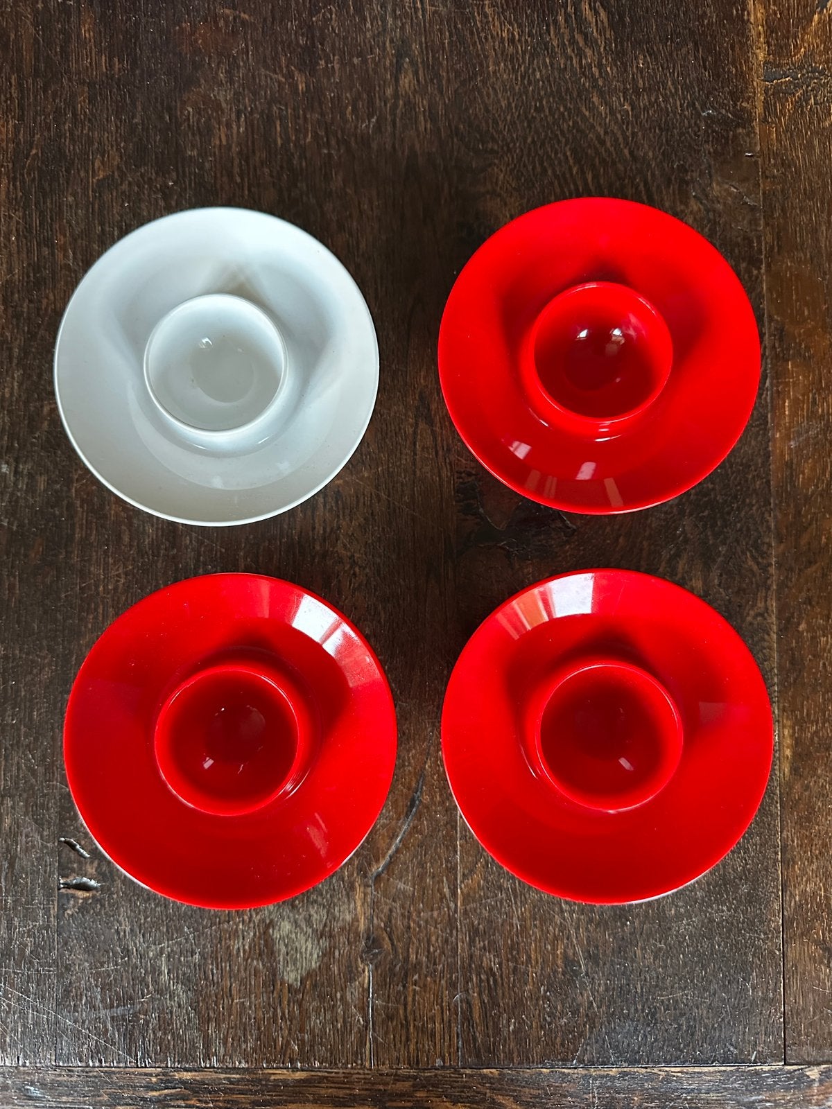 4 Vintage Mepal eierdopjes 1x wit, 3x rood > ook los te koop, Kunststof, Mepal, Overige typen, Vintage