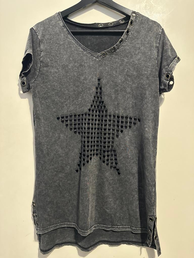 Stoer grijs T-shirt met ster en ringdetails, Maat 38/40 (M), Ophalen of Verzenden, Zo goed als nieuw, Korte mouw