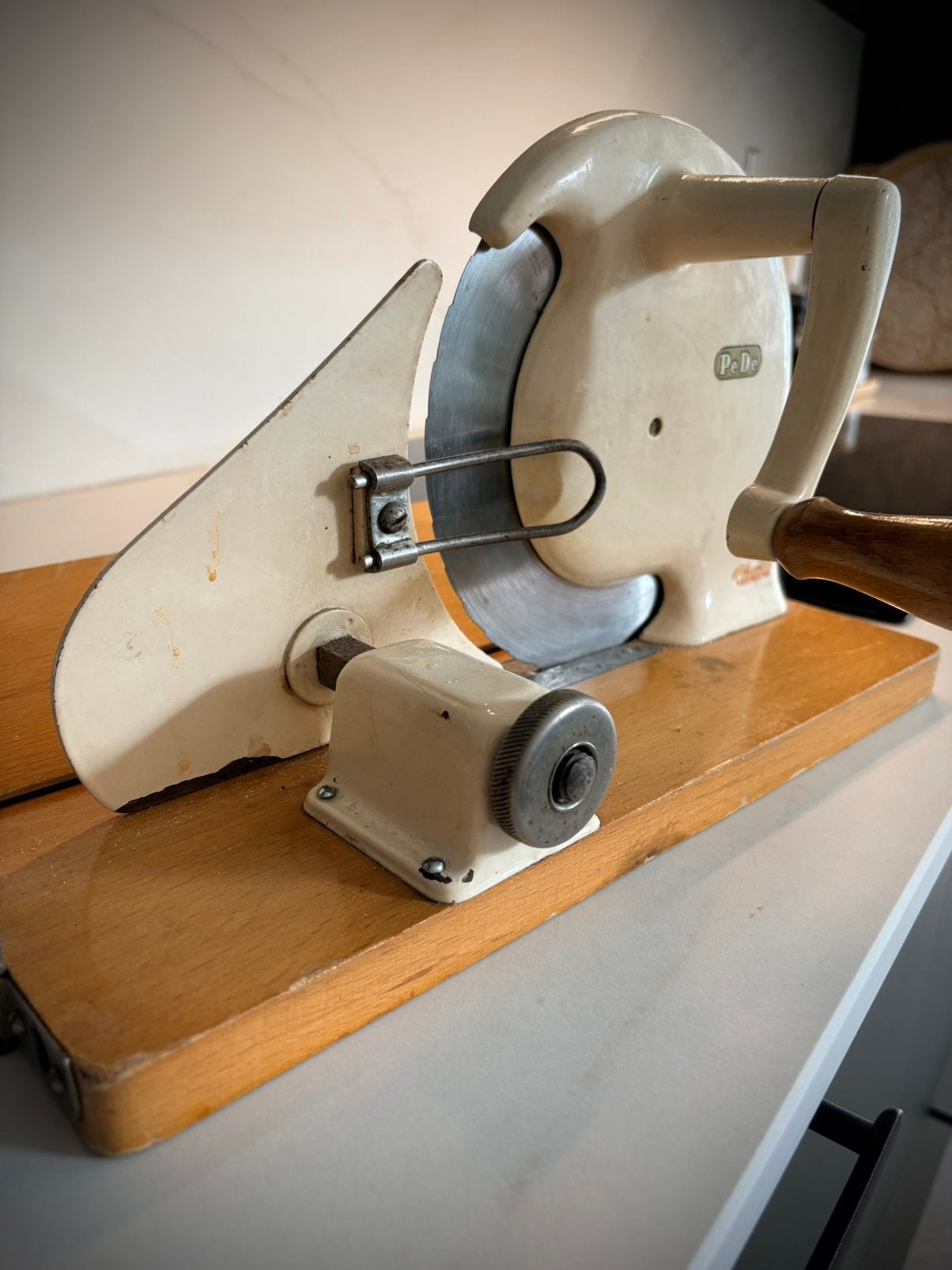 Vintage PeDe Handsnijmachine - voor o.a. zuurdesembrood, Ophalen of Verzenden