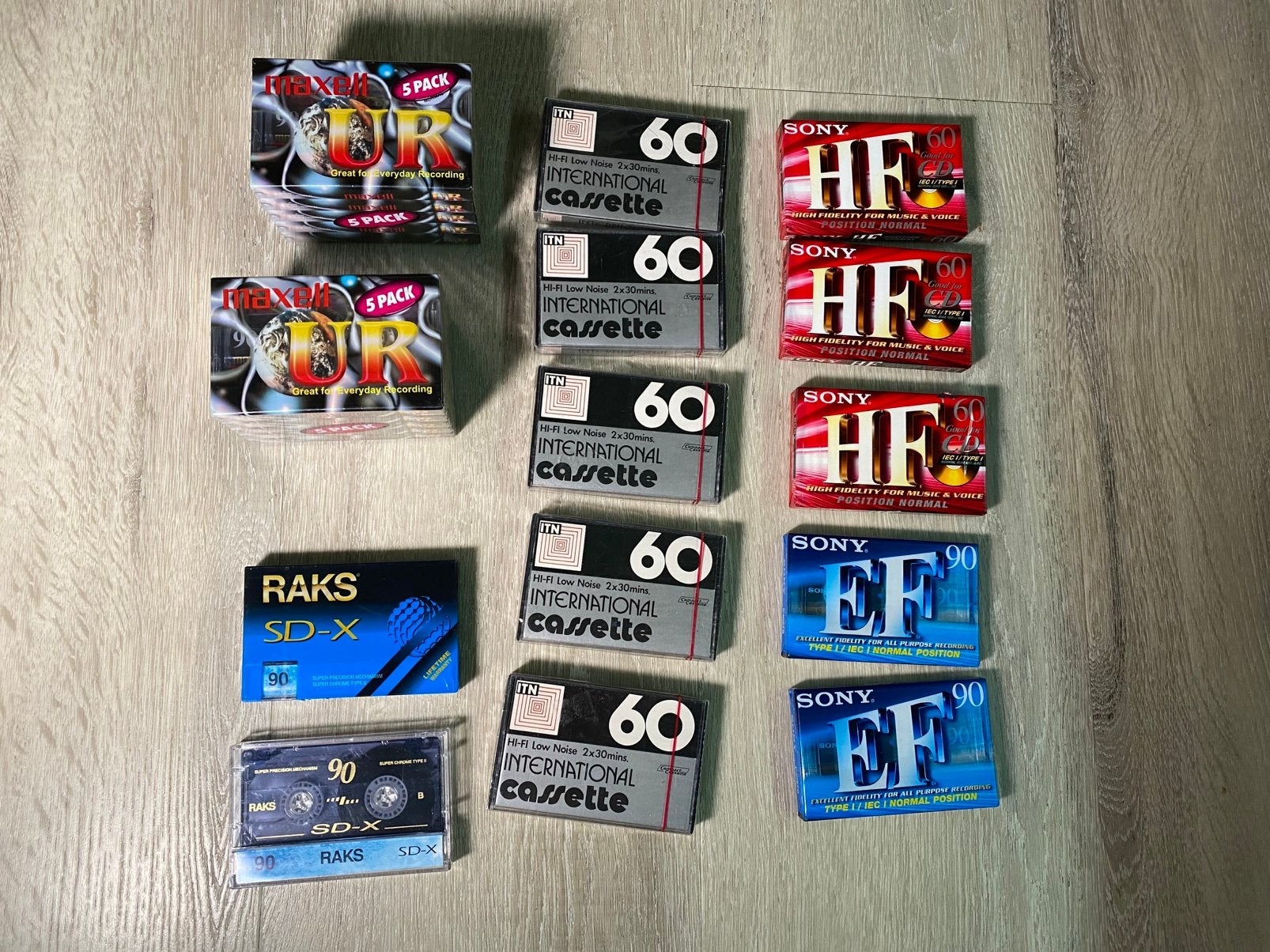 21 cassettebanden sealed., 2 t/m 25 bandjes, Overige genres, Ophalen of Verzenden, Zo goed als nieuw