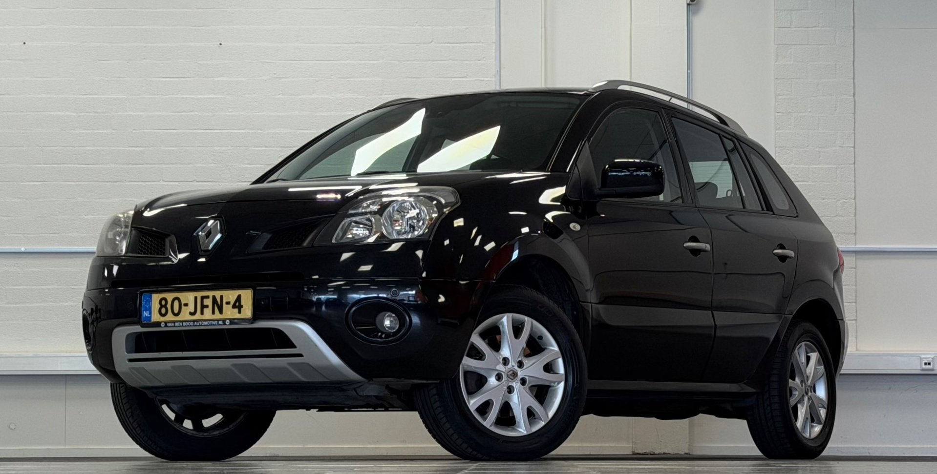 Renault Koleos 2.5i Dynamique Pack Trekhaak Navigatie Garant, Voorwielaandrijving, Zwart, 4 cilinders, 2000 kg