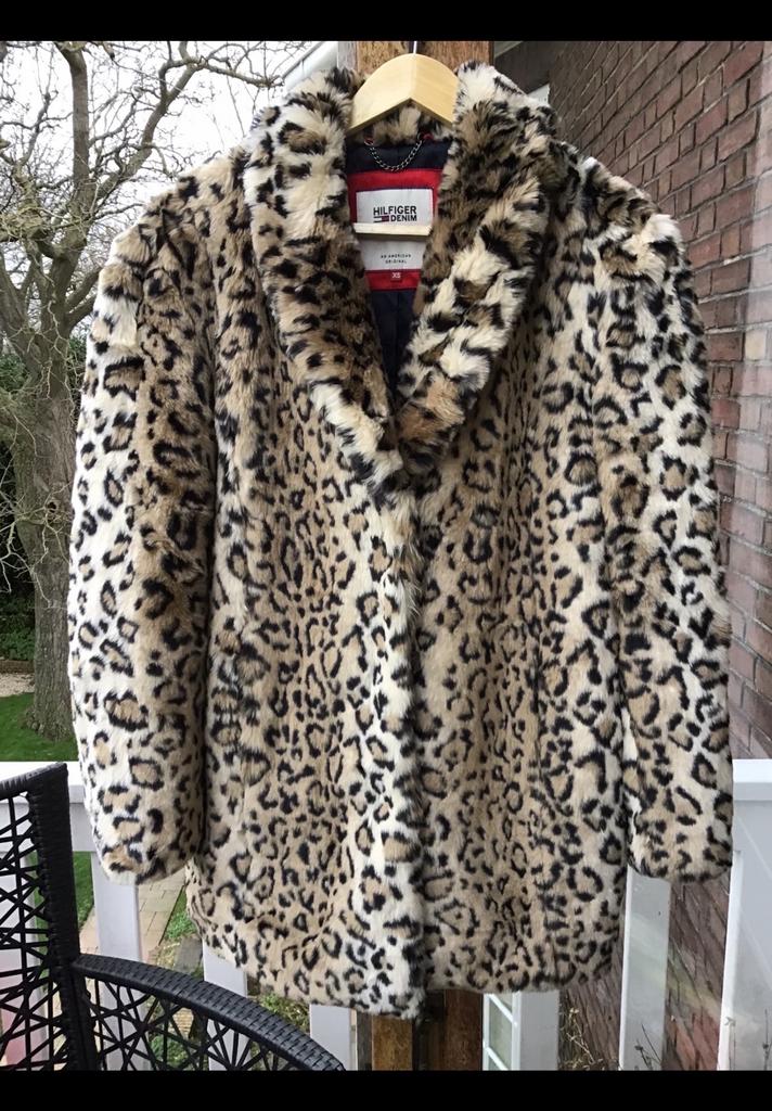 Mooie panter print winter jas in maat XS van Tommy Hilfiger., Kleding | Dames, Jassen | Winter, Ophalen of Verzenden, Zo goed als nieuw