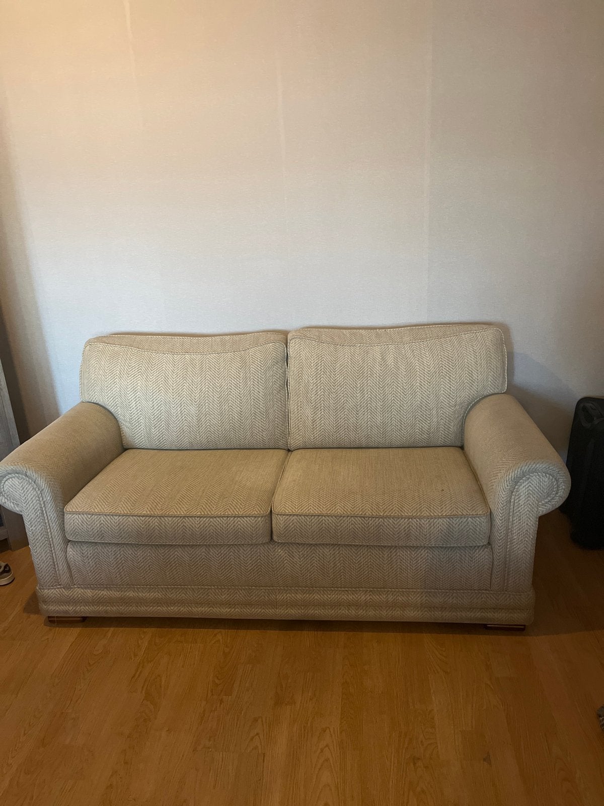 Comfortabele tweepersoonsbank met lichte vlekken, Ophalen, Gebruikt, 150 tot 200 cm, Tweepersoons