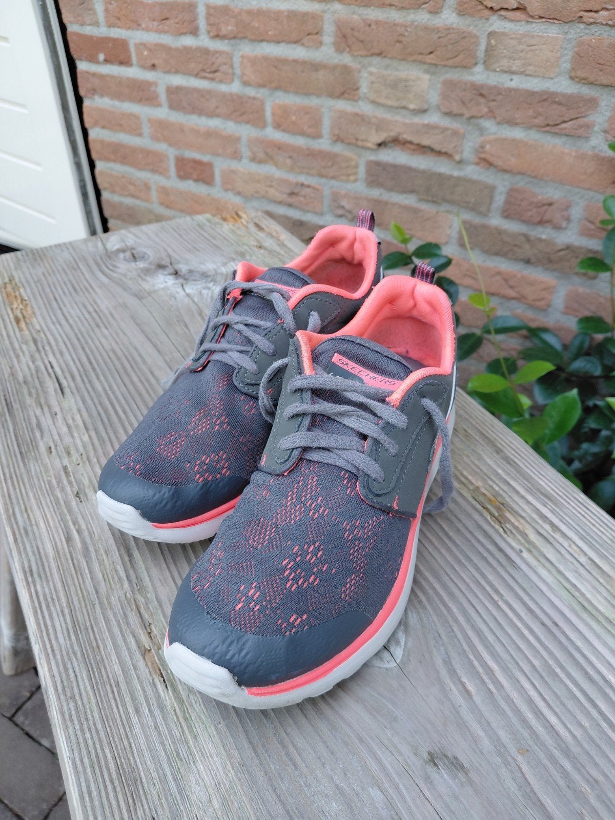 Skechers Lightweight sneakers - Maat 39, Ophalen of Verzenden, Zo goed als nieuw, Grijs, Sneakers of Gympen