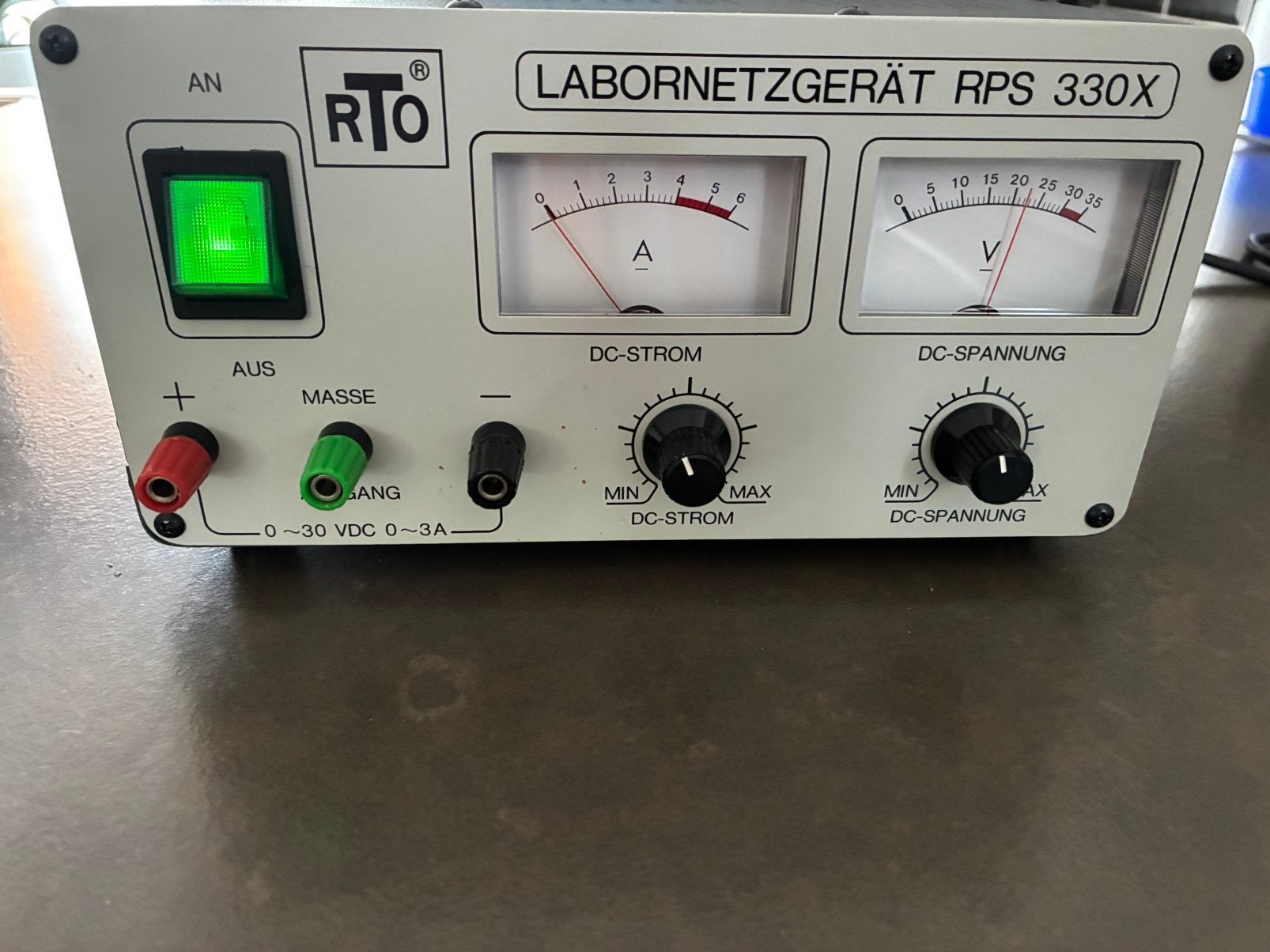 RTO RPS330X regelbare DC labvoeding 30V/3A, Ophalen, Zo goed als nieuw