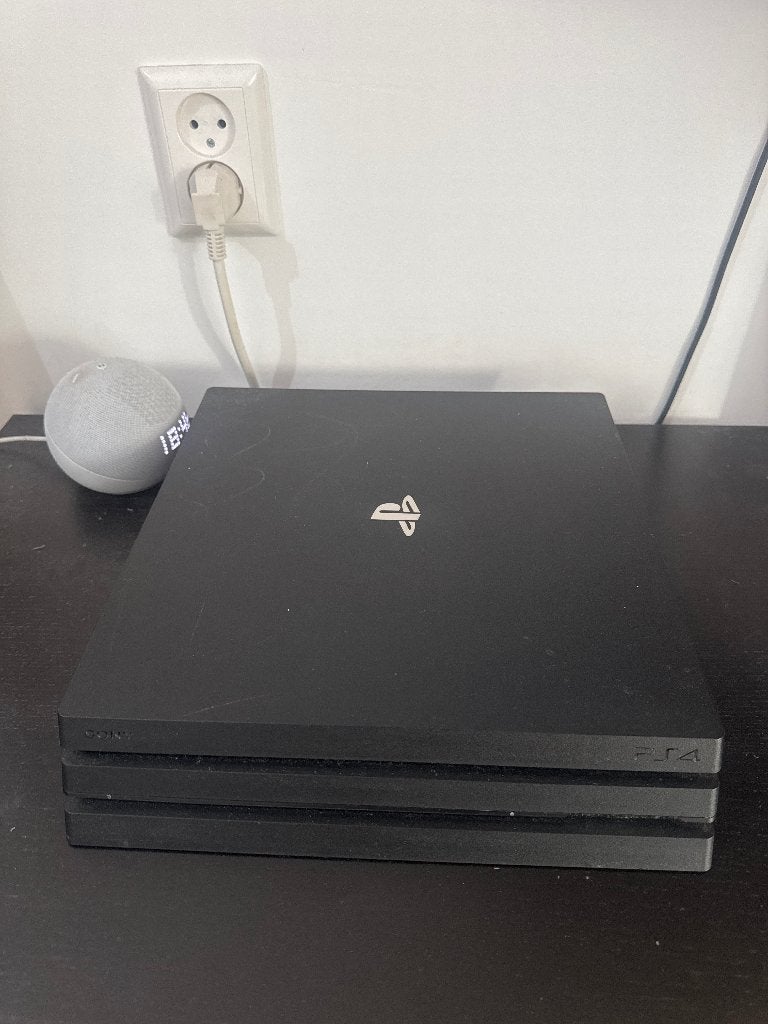 nette Sony PlayStation 4 Pro 1TB in het zwart., Ophalen, Gebruikt, Met 2 controllers, 1 TB