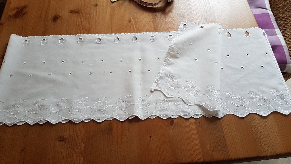 Valletje katoen met geborduurde kersjes, Vitrage, 150 cm, Wit, 27 cm