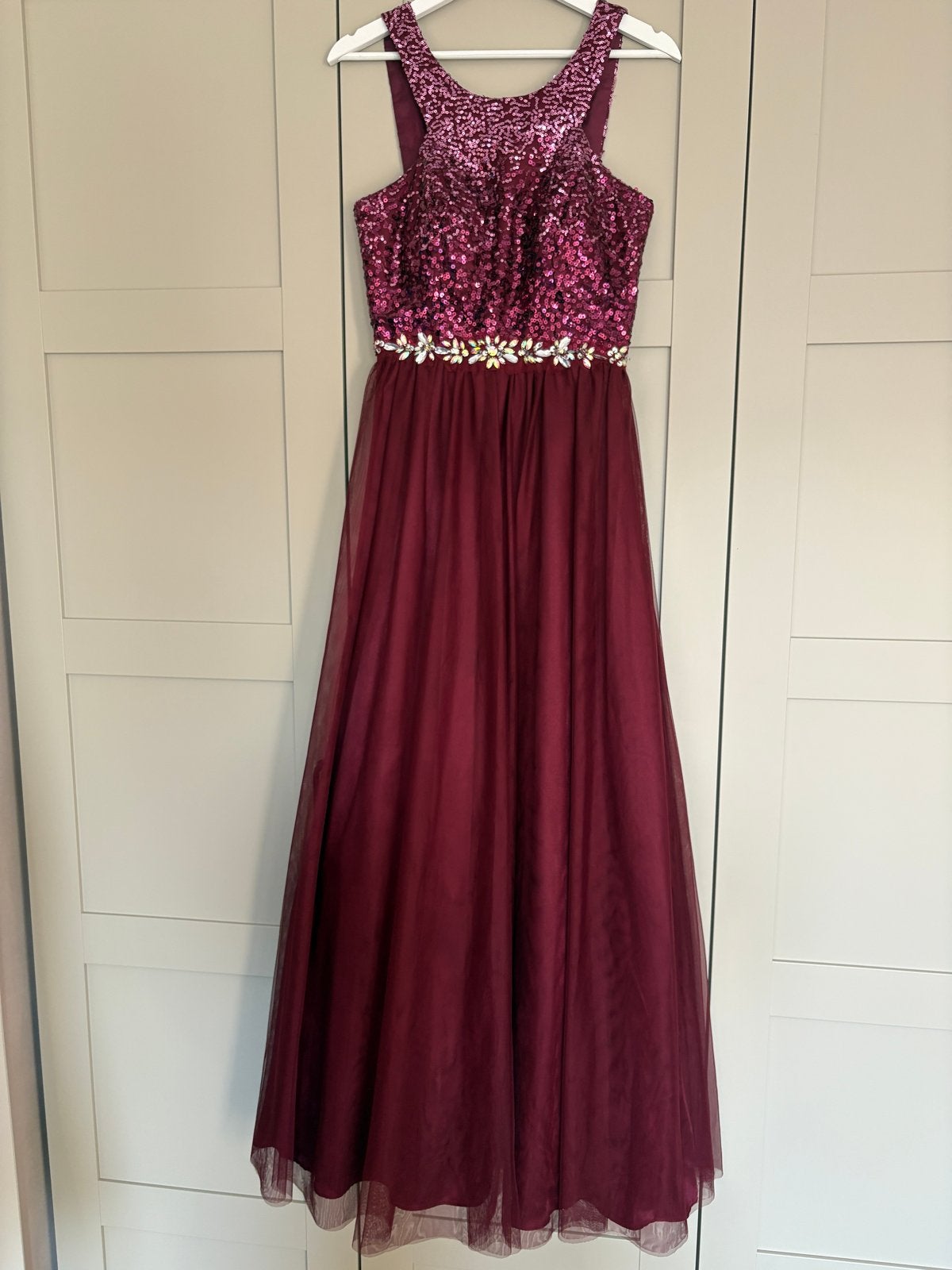 Masquerade Galajurk met pailletten en open rug, Ophalen of Verzenden, Zo goed als nieuw, Maat 36 (S), Rood