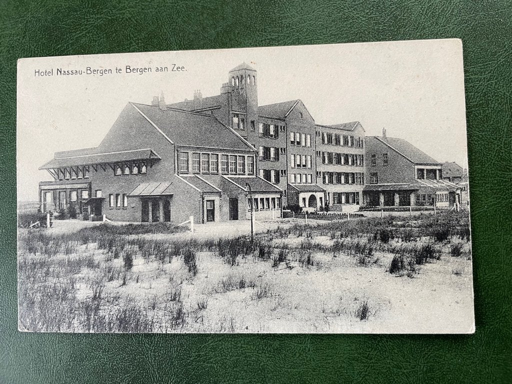 ansichtkaart van Bergen aan Zee ; Hotel Nassau-Bergen., Verzenden, 1920 tot 1940, Noord-Holland